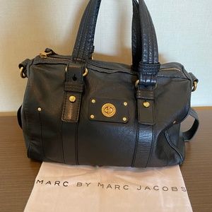 MARC JACOBS